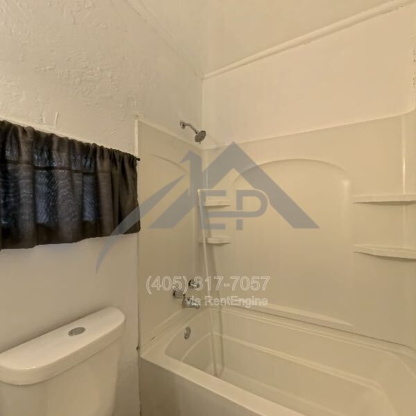Foto del edificio - 2300 Carlton Way