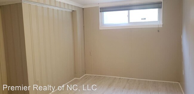 Building Photo - 3 br, 2.5 bath House - 1443 Capri Rd