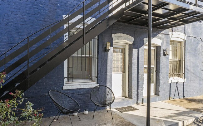 Building Photo - 1036 6th St NE