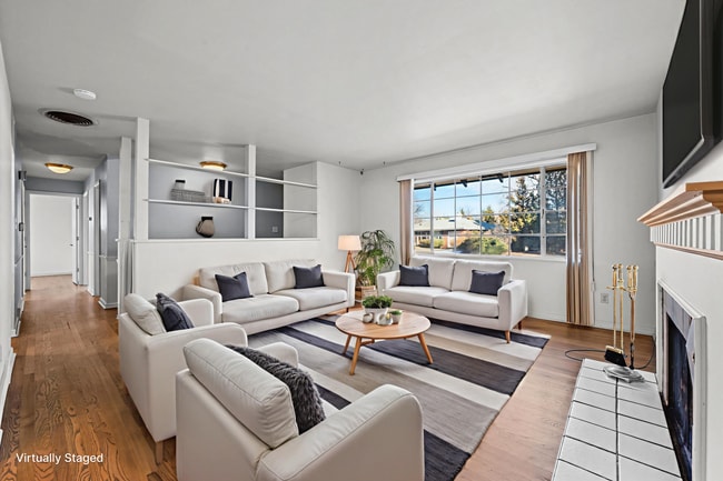 Foto del edificio - 4-Bed Home with Covered Patio, Fire Pit & Large Backyard in Cherry Creek Schools