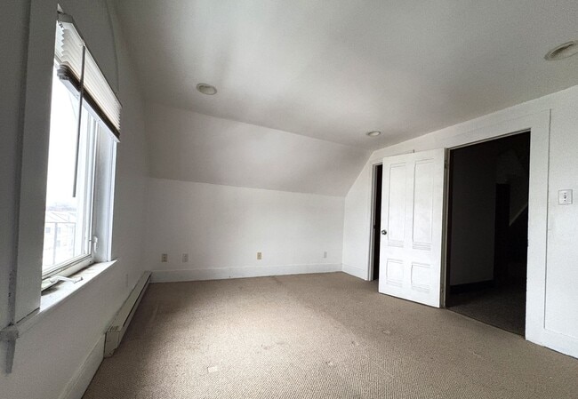 Building Photo - 72-74 Hanks St, Lowell