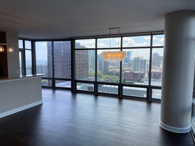 Foto del edificio - 100 E 14th St
