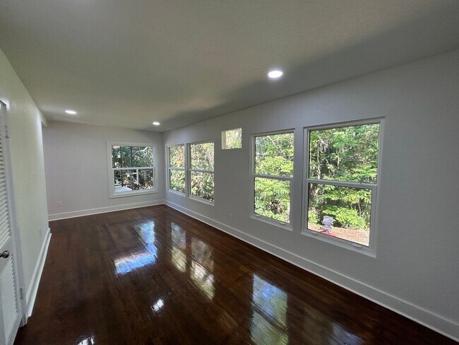 Foto del edificio - 605 SW 9th St