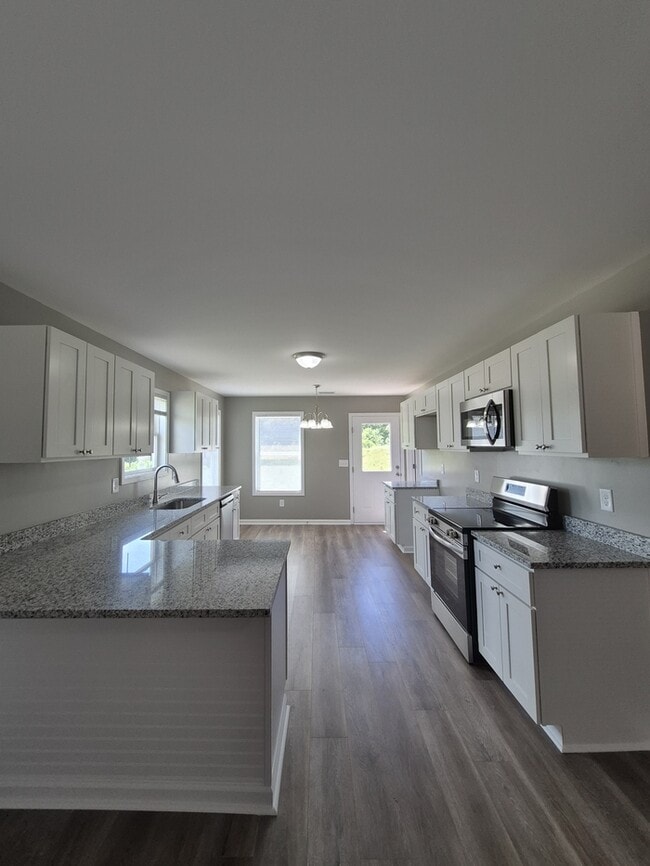 Building Photo - 250 Charlotte Cir