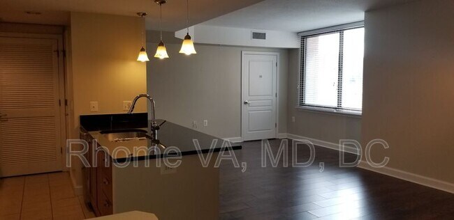 Foto del edificio - 2451 Midtown Ave