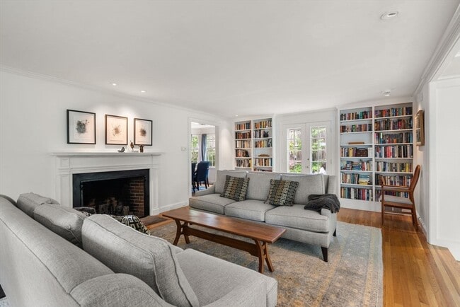 Building Photo - 205 Brattle St