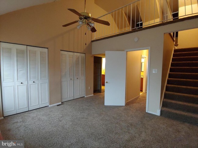 Building Photo - 6870 Ducketts Ln