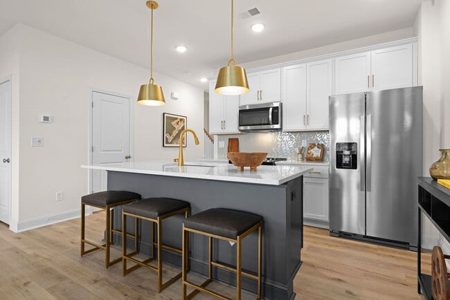 Building Photo - Oak Lake Townhomes Building Photo - Oak Lake Townhomes