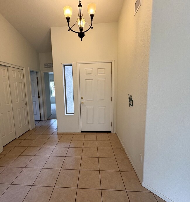 Foto del edificio - 1870 E Purple Martin Ln