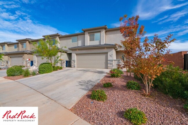 Building Photo - Beautiful townhome in desirable neighborho...
