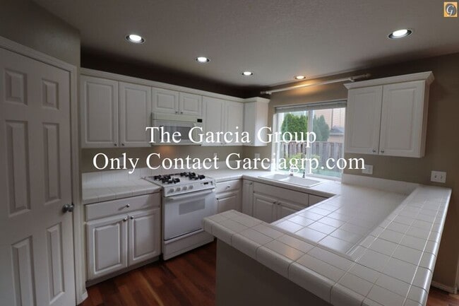 Photo - 6034 Northeast Birch Street House