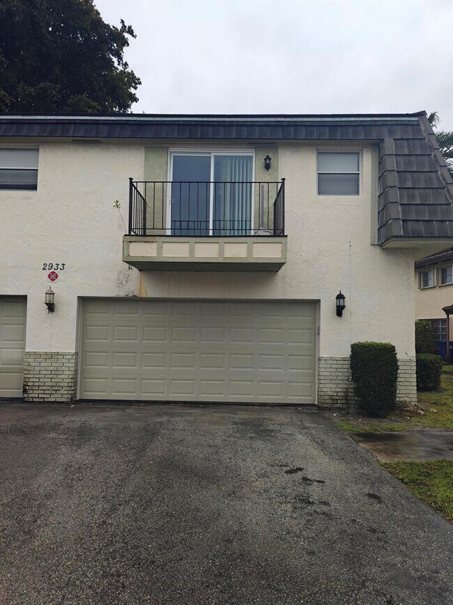 Building Photo - 2933 NW 89th Ter