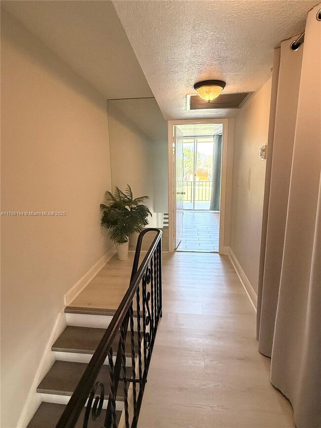 Foto del edificio - 2207 NE 7th St