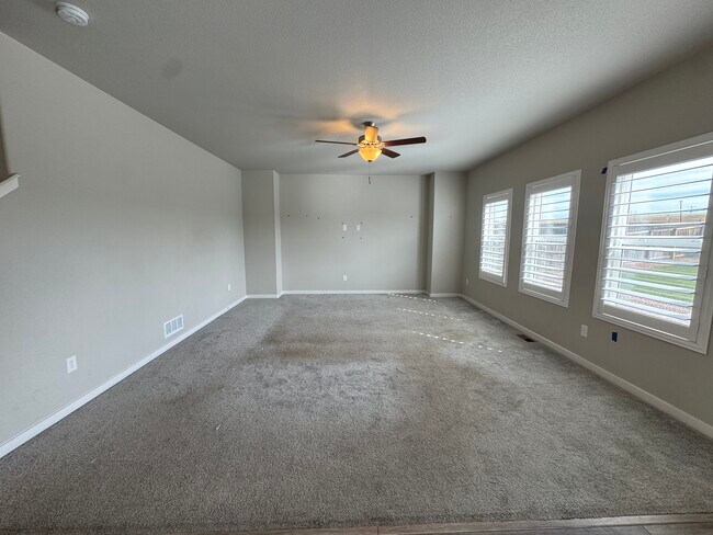 Foto del edificio - 5921 Mumford Dr