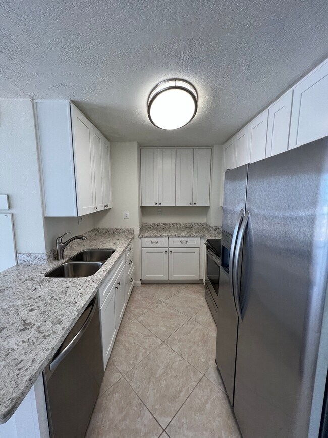 Foto del edificio - 1750 E Ocean Blvd
