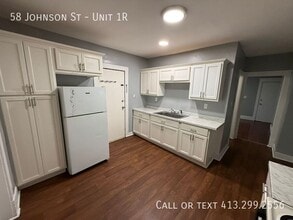 Building Photo - 58 Johnson St