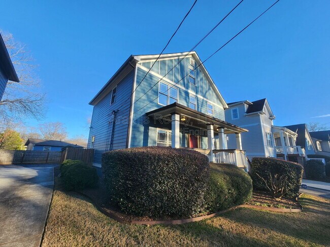 Photo - 3239 Osborne Rd NE House