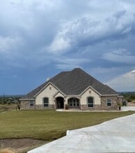 Building Photo - 1013 Sky Ct
