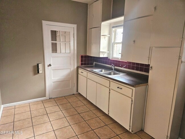 Foto del edificio - 4020 Chester Ave