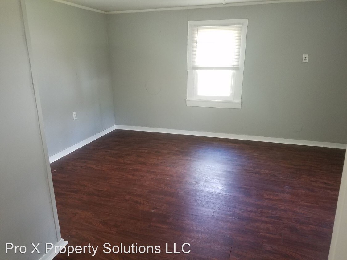 Foto principal - 822 E 9th St