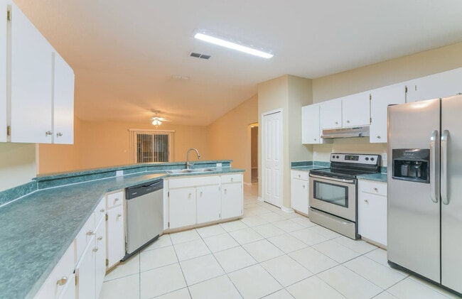 Foto del edificio - 920 W Lake Cannon Dr NW