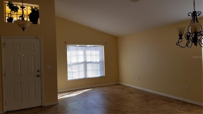 Foto del edificio - 956 Chanler Dr