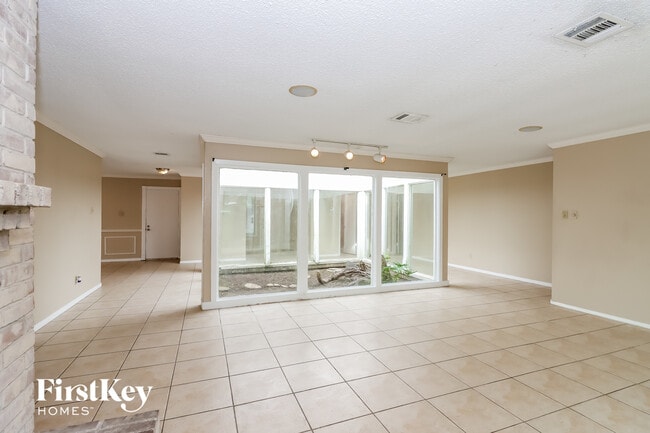 Building Photo - 7431 Navidad Rd