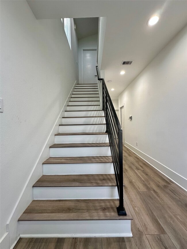 Building Photo - 6642 Del Rio St