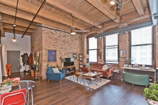 Building Photo - 1 bedroom in Chicago IL 60607