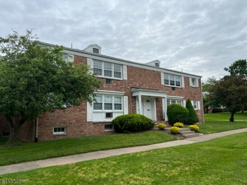 163 Ridge Rd Unit D, Cedar Grove, NJ 07009 Room for Rent in Cedar