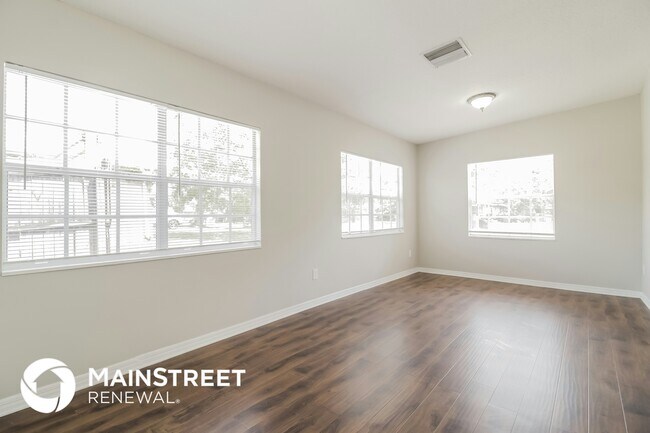 Foto del edificio - 451 E 6th St