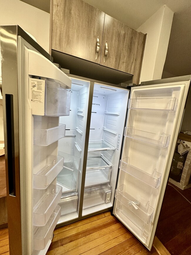 Refrigerador/congelador lado a lado de gran capacidad SAMSUNG - 328 High St