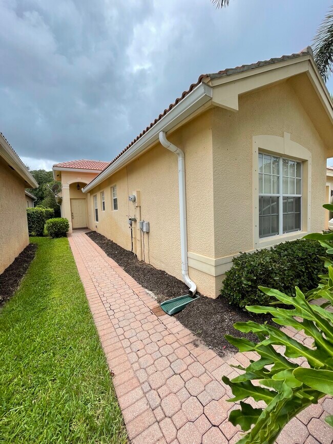 Foto del edificio - 1583 Windamere Ln