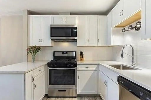 Building Photo - 1024 Main St