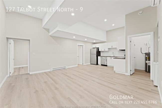 Building Photo - Brand new unit in Essex!