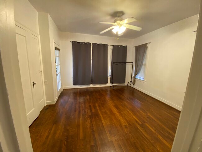 Foto del edificio - 707 Harris Ave