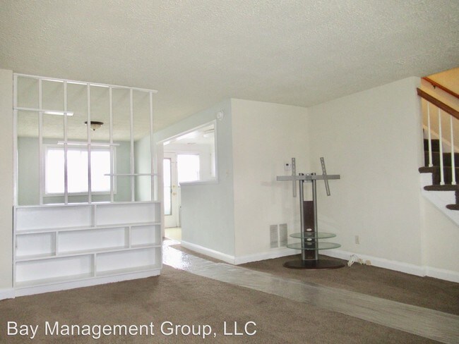 Building Photo - 3 br, 2 bath House - 7441 Forrest Ave