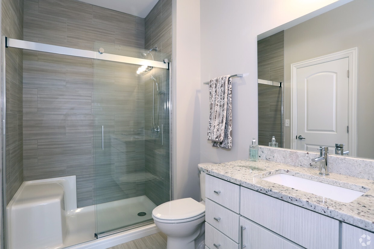 1BD | 1BA - Baño - Cornerstone Dekalb Apartments