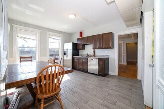 Building Photo - 481 Cambridge St