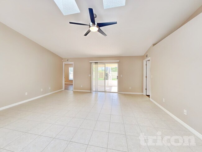 Foto del edificio - 95 Putter Dr