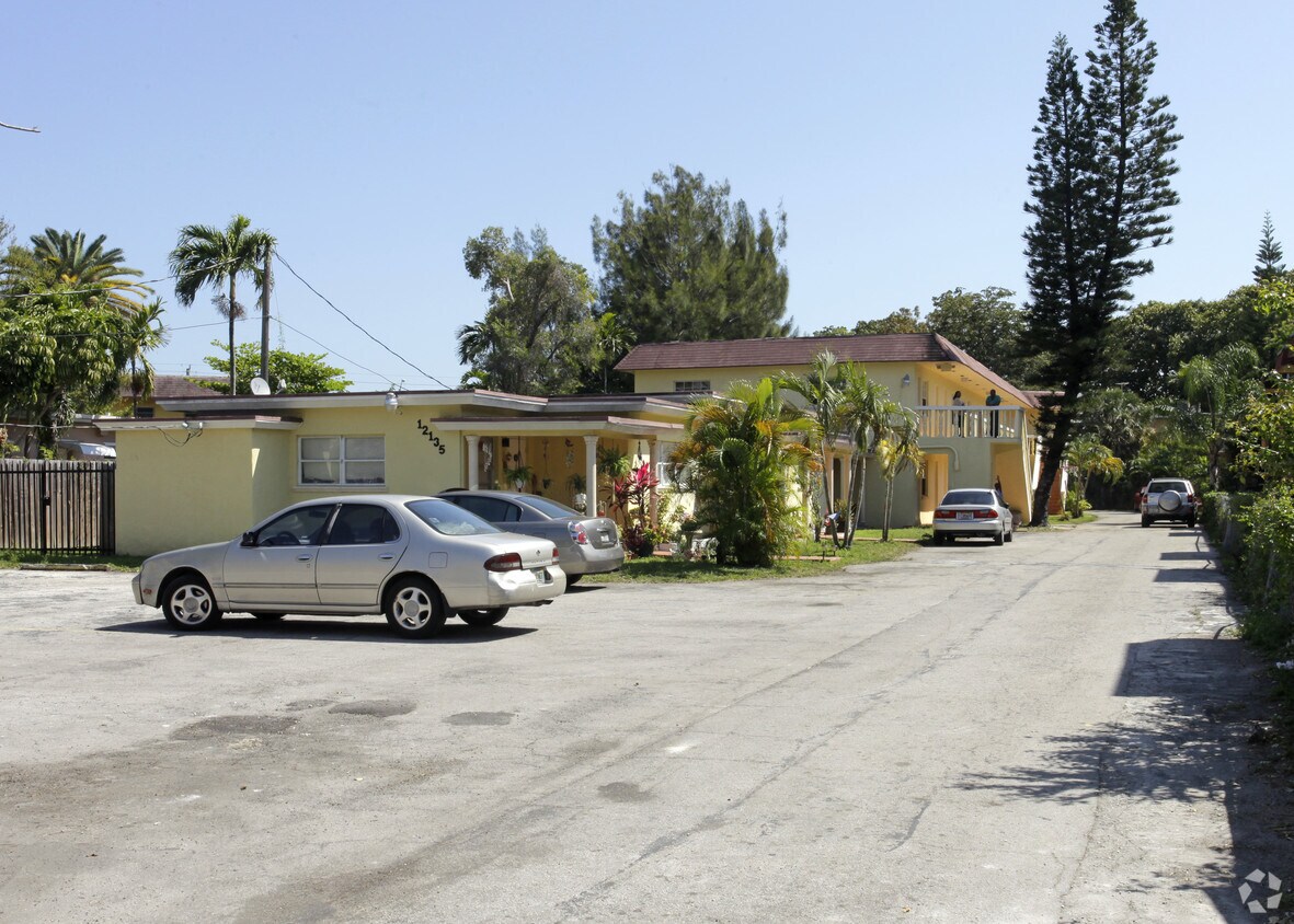 Primary Photo - 12135 NE 5th Ave
