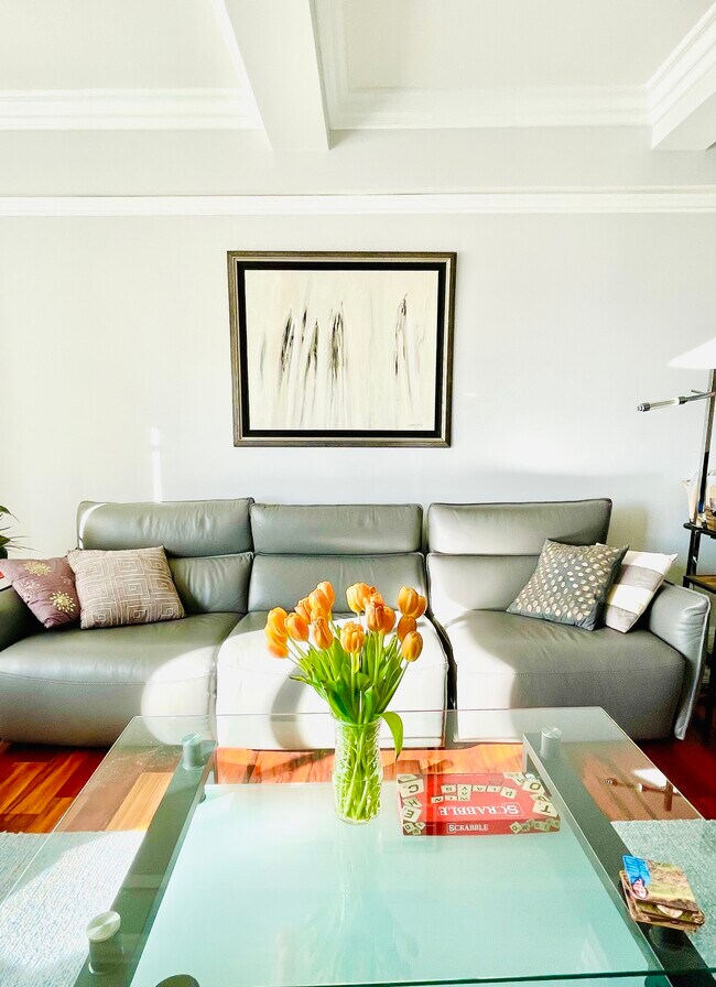 Sala de estar - 630 Mason St