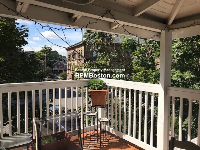 Building Photo - 8 Westerly St