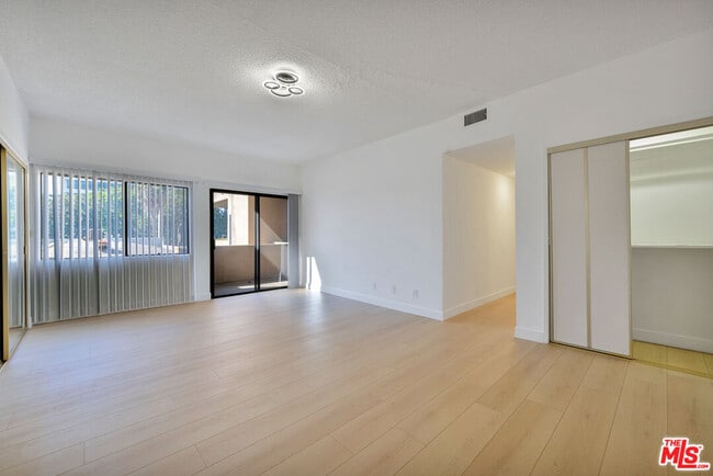 Building Photo - 1727 S Bentley Ave