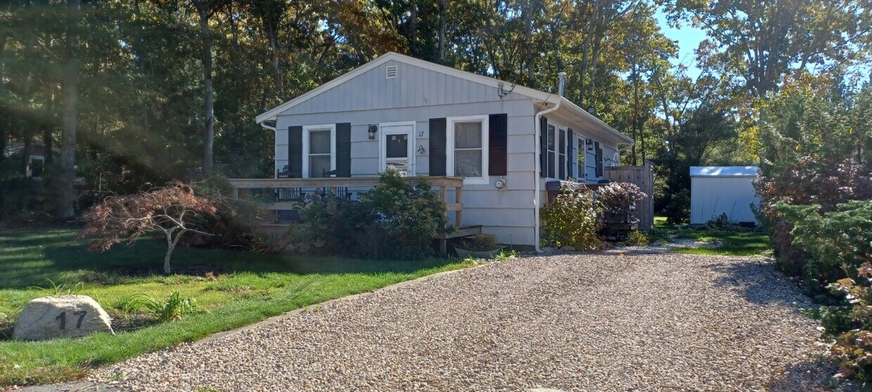 Primary Photo - 17 Suncrest Dr