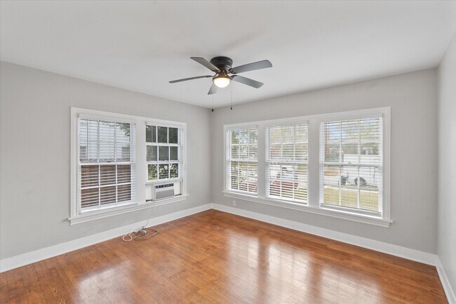 Foto del edificio - 4337 Jefferson St