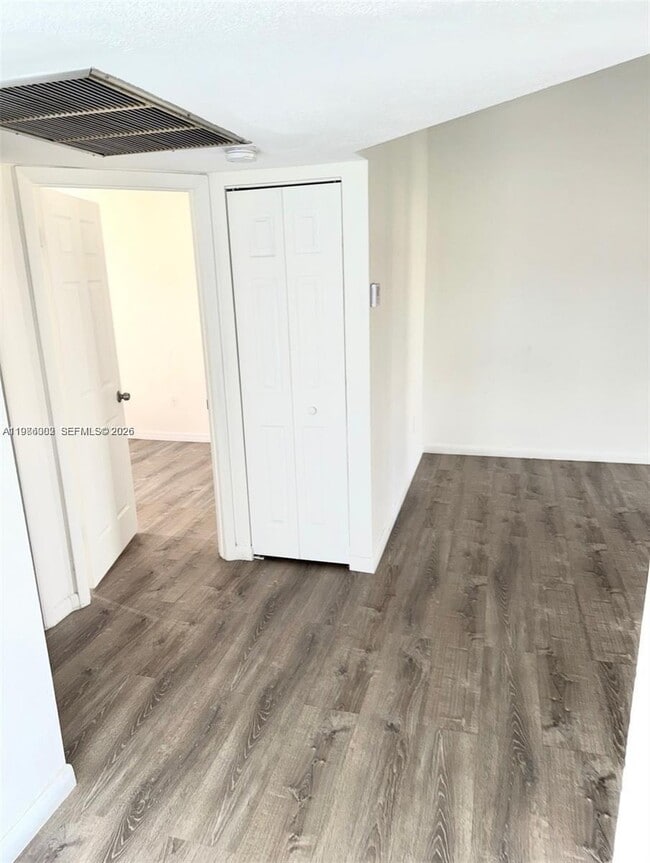 Foto del edificio - 1120 N Franklin Ave