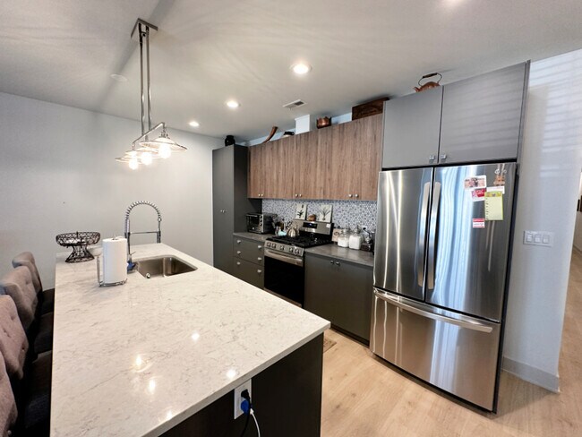 Foto del edificio - 4420 S Prairie Ave