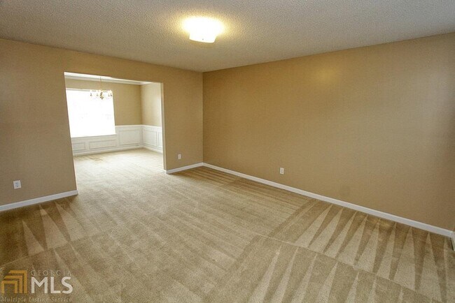Building Photo - 2042 Ivy Fork Ln
