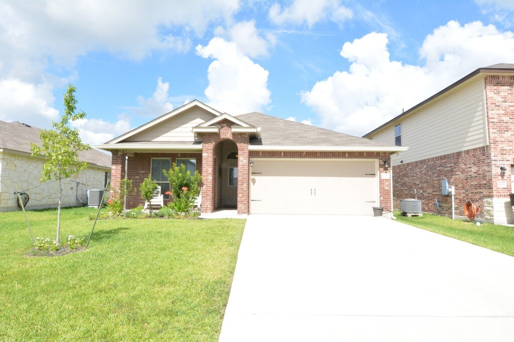 Foto principal - 6019 Ambrose Cir